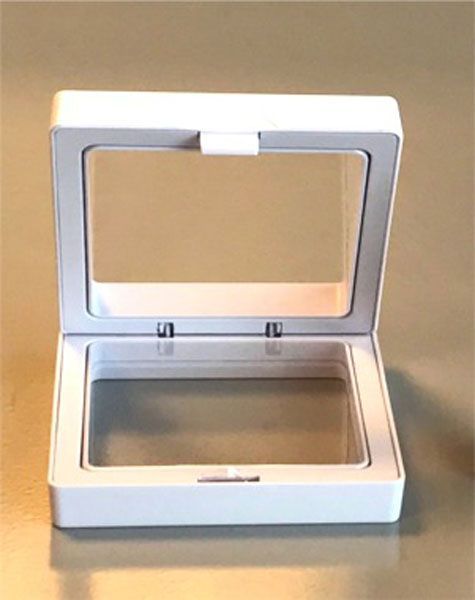 Display Box  - White  - 7 x 7cm